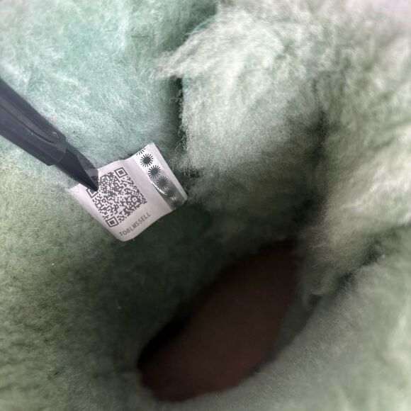 Womens Ugg Boots RARE Bailey Bow Tiffany's Aqua Pastel & White Retired 6 Fits 7 - Picture 9 of 11